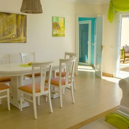 Piso Paraiso La Nea * Радазул